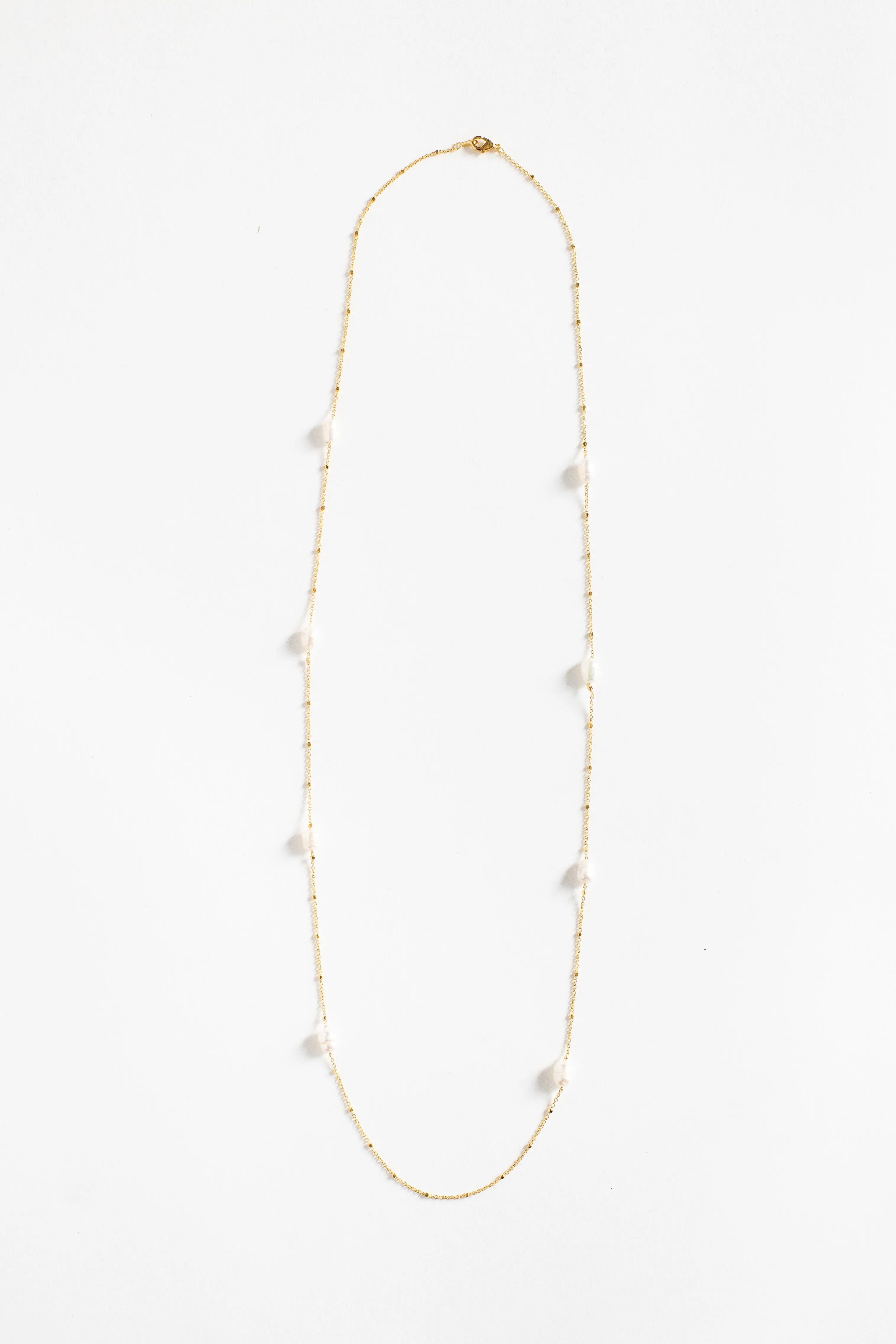 Cove Pictures Pearl Necklace