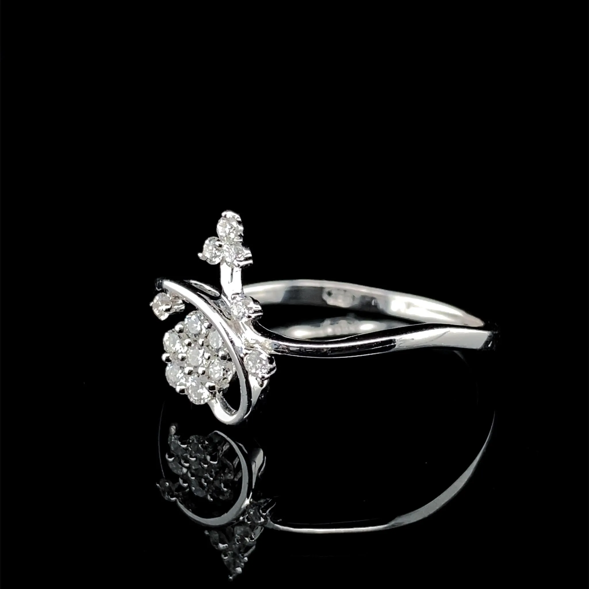 #LVNA2024 | Flower Diamond Ring 18kt