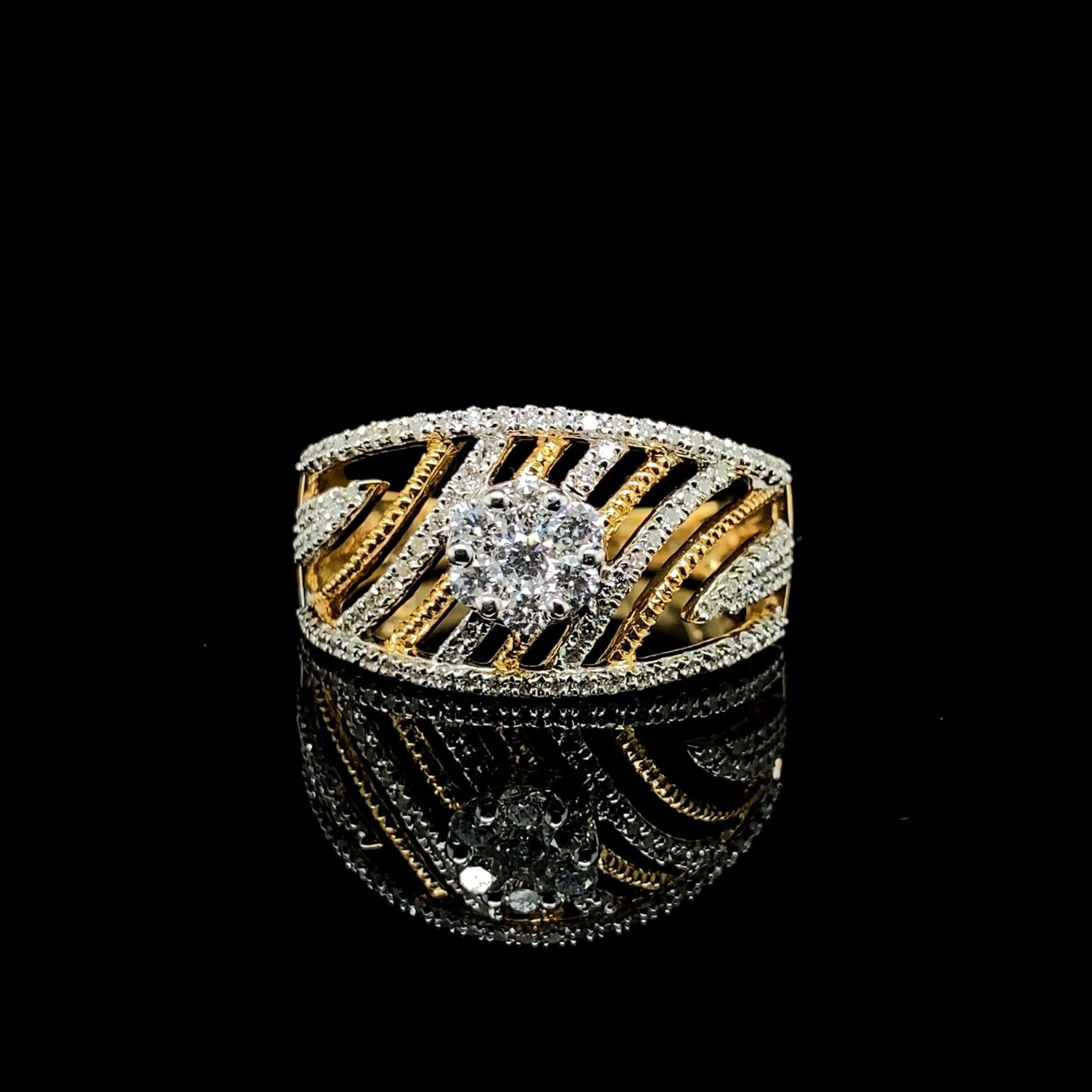 #LVNA2024 | Golden Pritvi Round Unisex Cut Diamond Ring 18kt