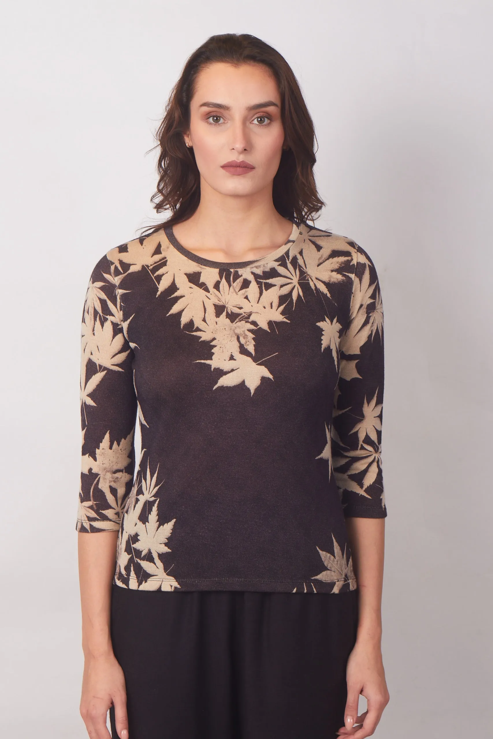 Maple print in Beige & Black Round-Neck Top