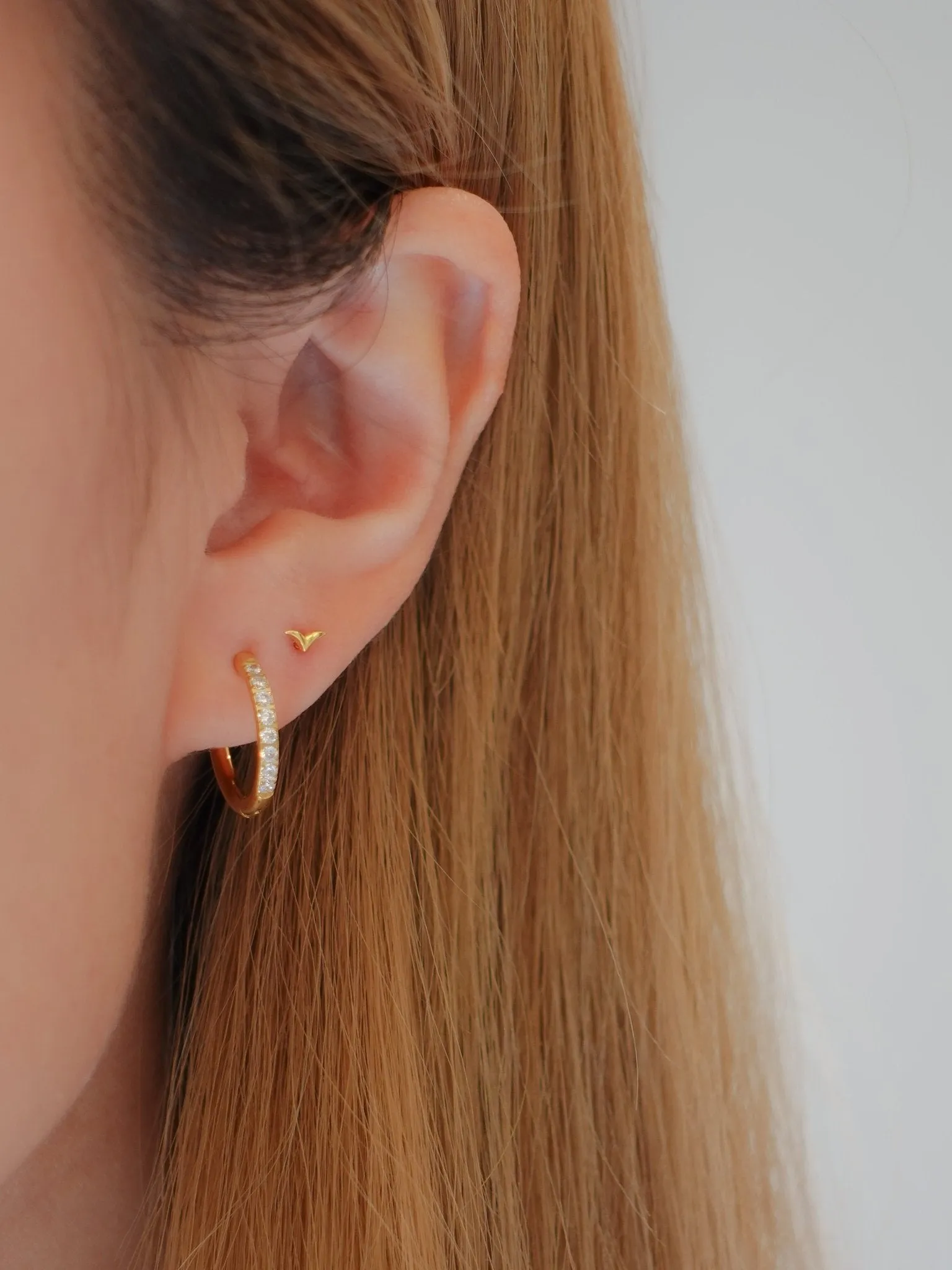 Micro Seagull Studs in Gold