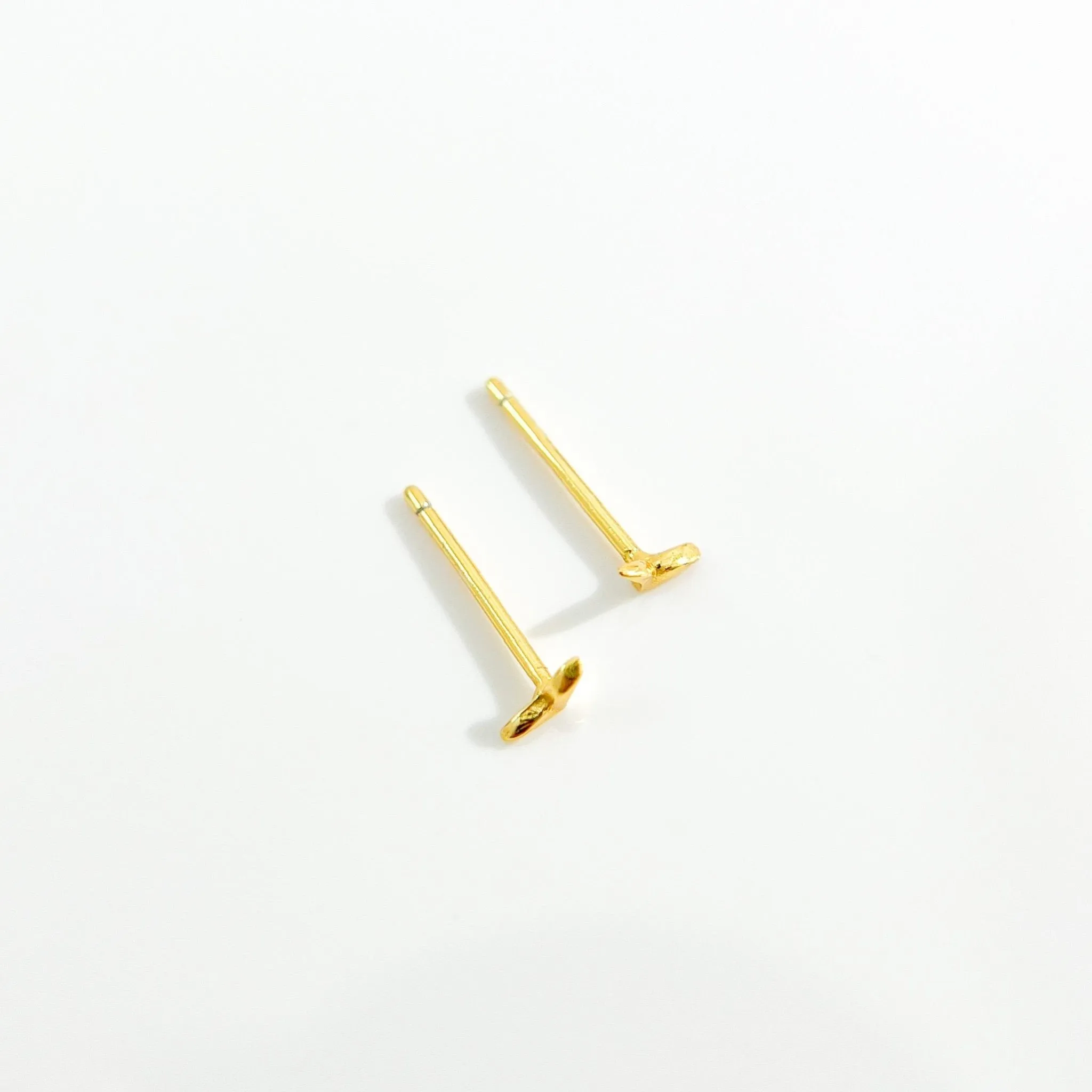 Micro Seagull Studs in Gold