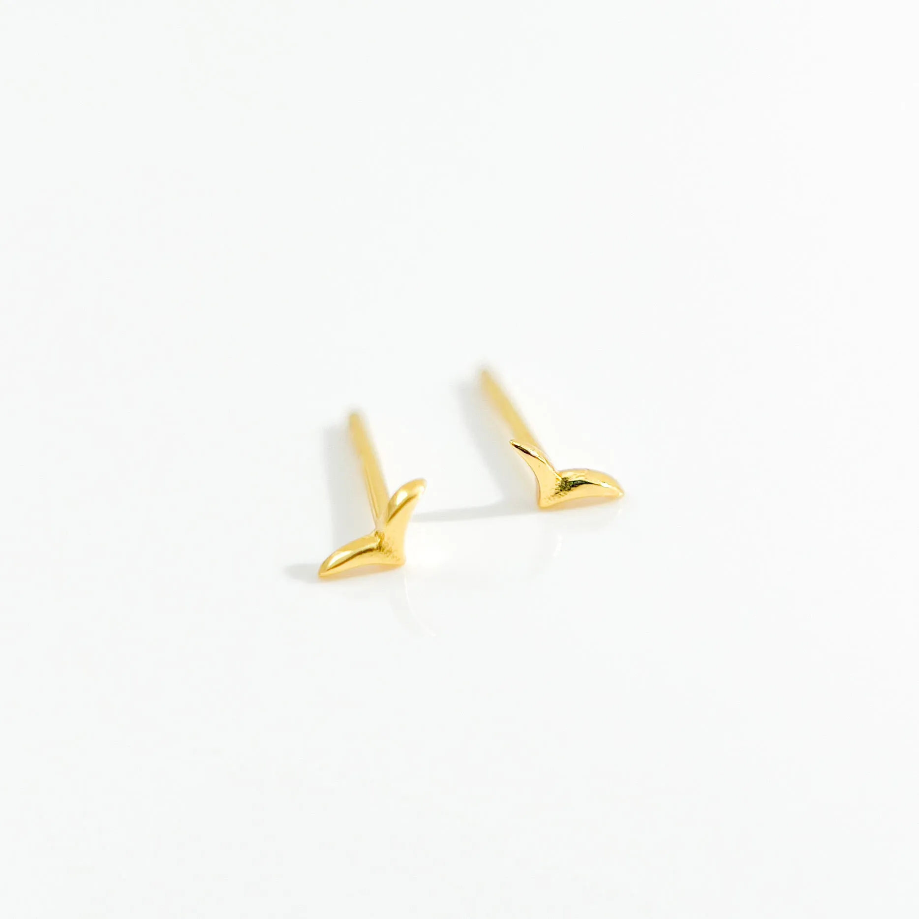 Micro Seagull Studs in Gold