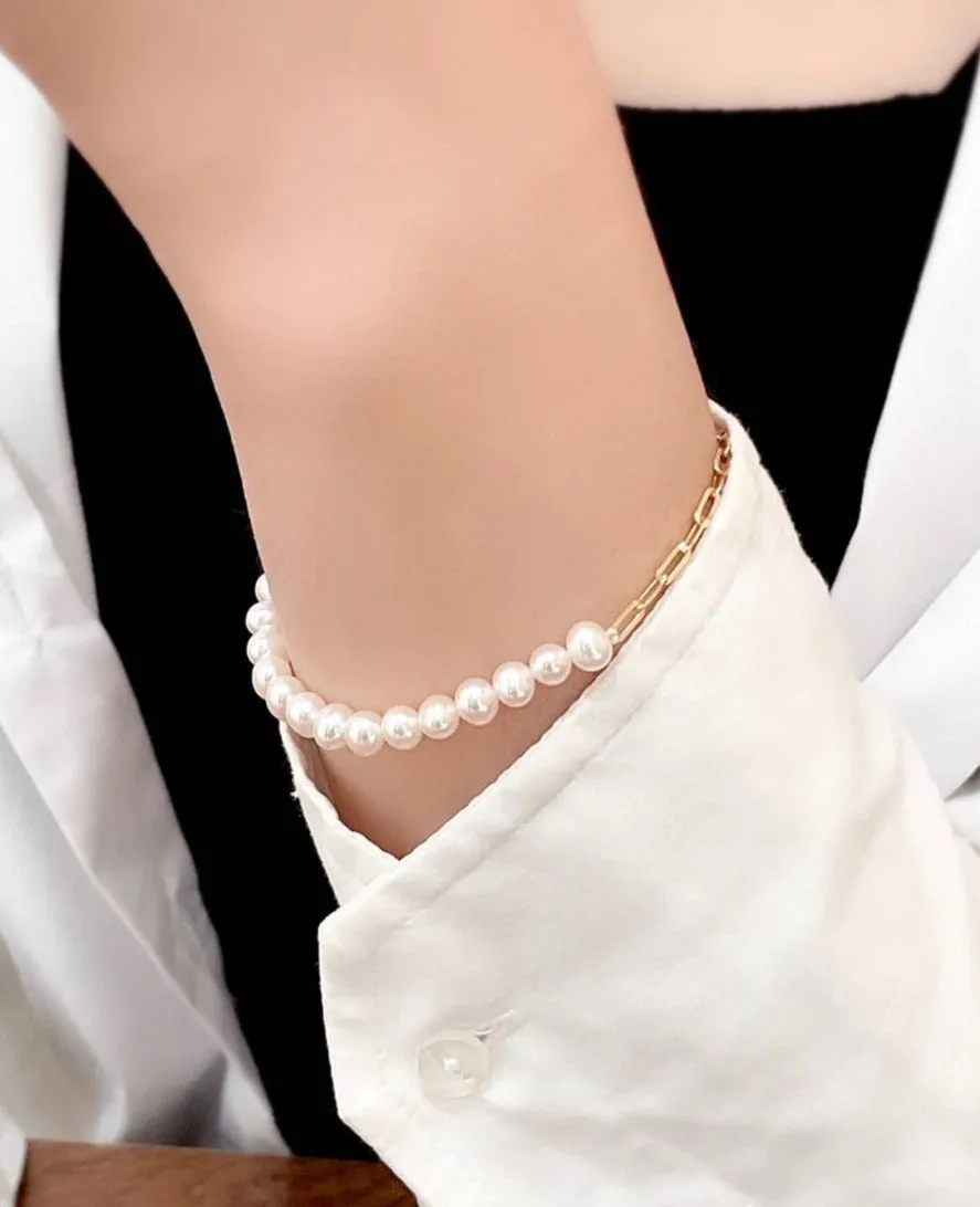 pearl bracelet x French minimalism