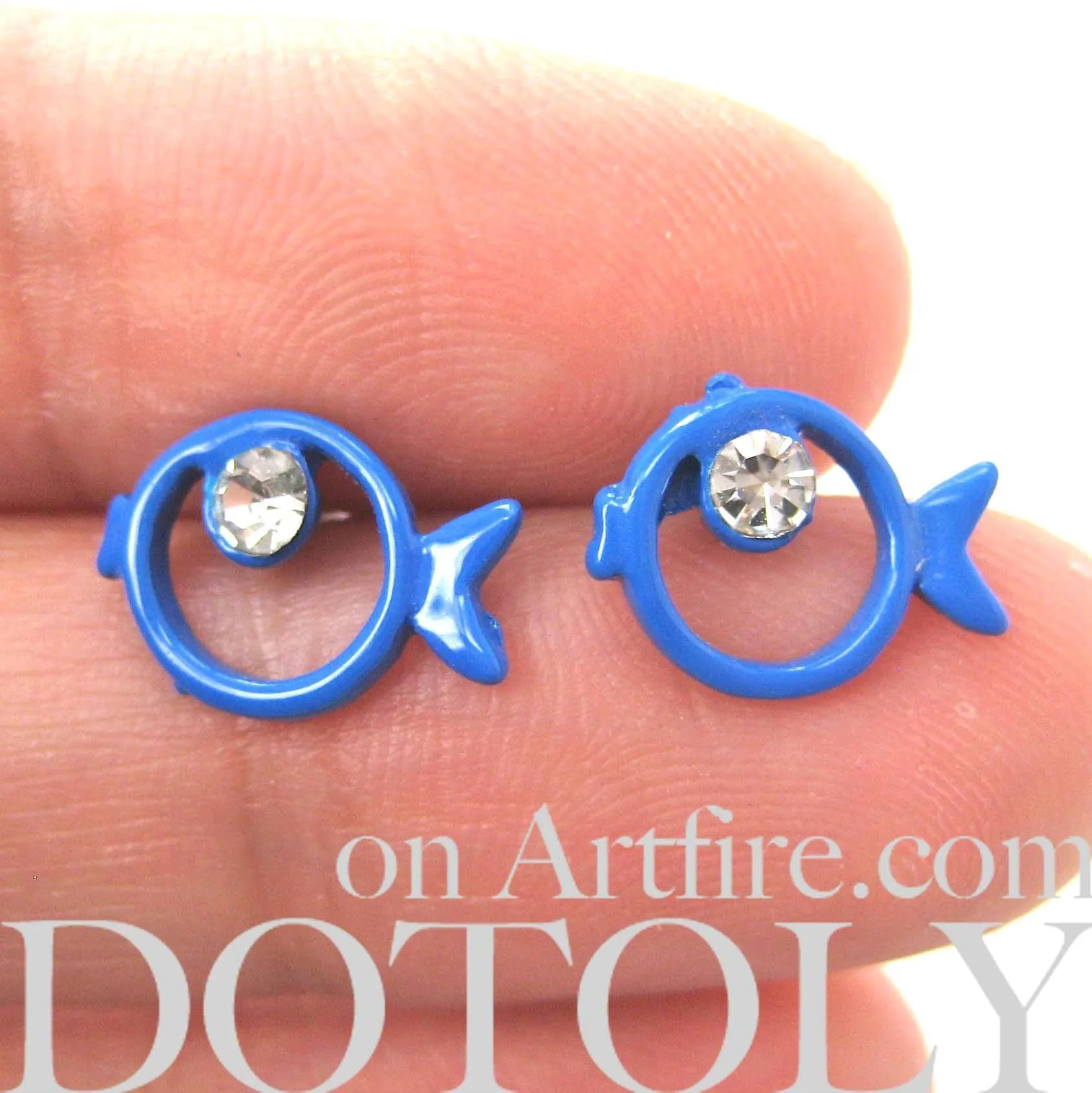 Round Fish Shaped Outline Stud Earrings in Blue with Rhinestones